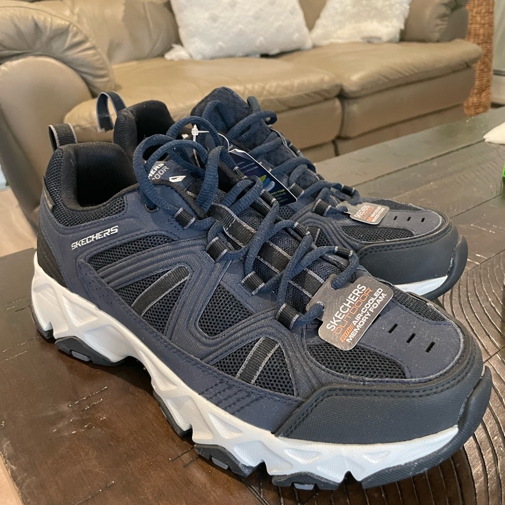 Man shoes Skechers